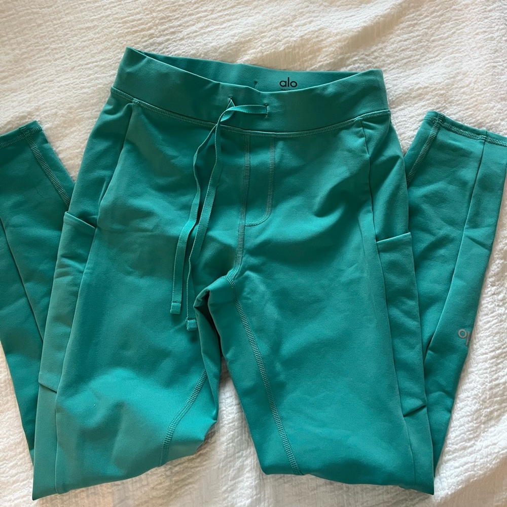 alo yoga leggings